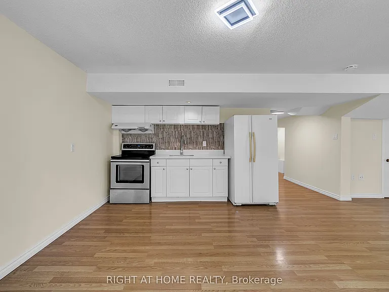 47 Medoc Pl — Photo 9