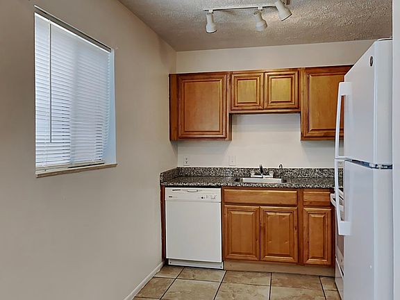 4th image of 2321 Oak Park Way #104