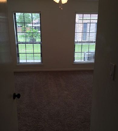 5th image of 201 Long Plantation Blvd APT G