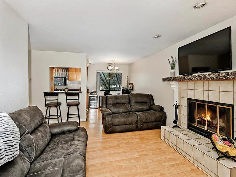 2827 Monument Blvd #2 — Photo 6