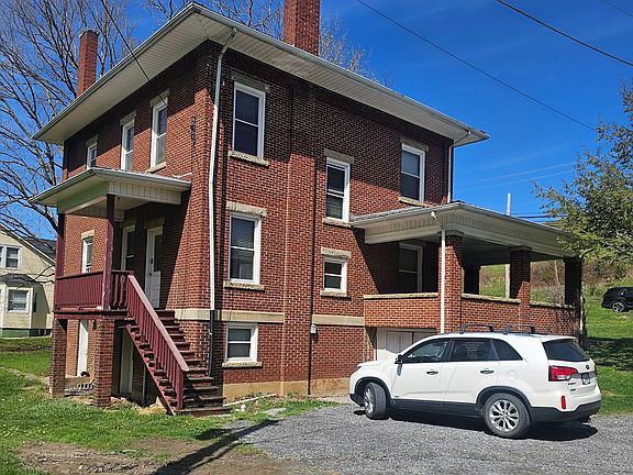 3rd image of 156 Claude Ln