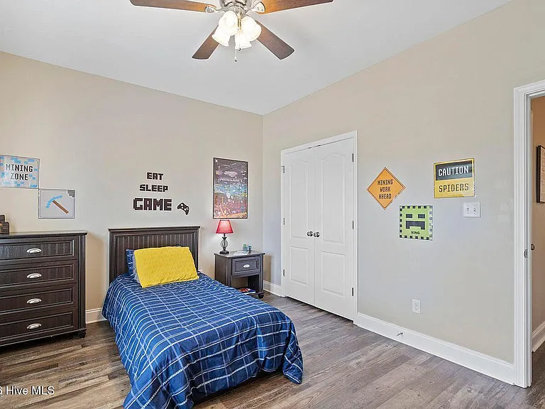 213 Willas Ct — Photo 48