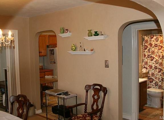 5th image of 9216 Meadowbrook Ln