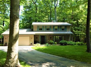 414 Woodhaven Ct, Sheboygan, WI 53081