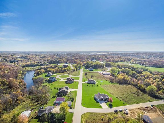 2nd image of 1362 Lakewoods Ct NE