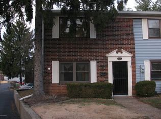 9830 Oakshire Dr, Jeffersontown, KY 40299