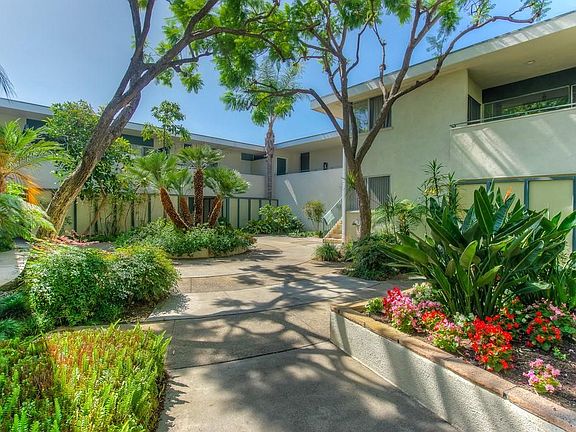 4th image of 1307 Barry Ave #Mu3qrm32h