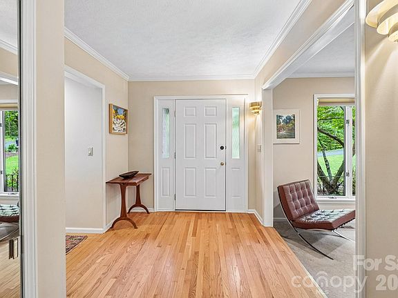 5th image of 9 Westbridge Dr