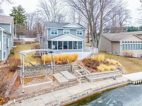 3rd image of 620 Spring Beach Dr