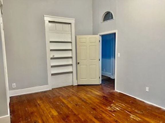 4th image of 817 E Chestnut St #1