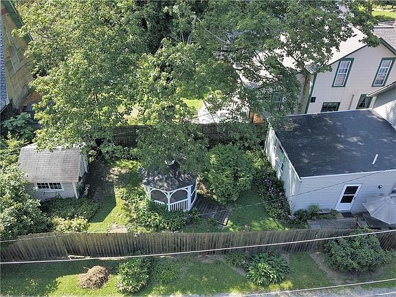 5th image of 433 E Court St