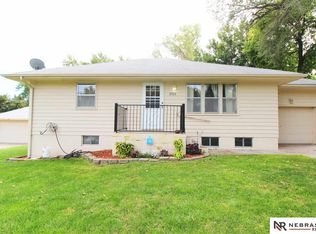 5723 Read St, Omaha, NE 68152