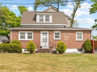 14 Palmer St, Quincy, MA 02169