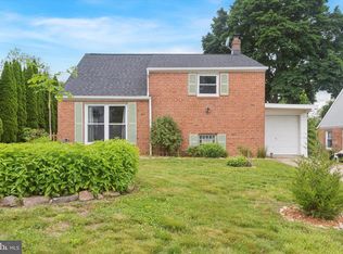 812 Inverness Ln, Philadelphia, PA 19128