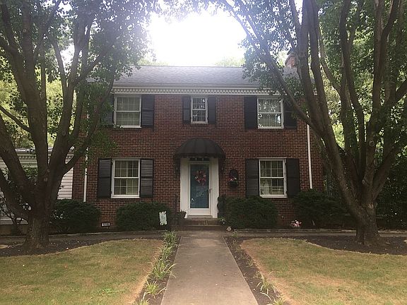 3rd image of 1006 Oakwood Ct