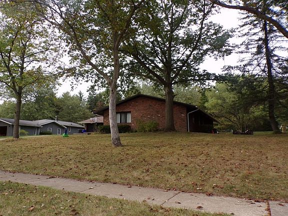 2nd image of 132 Parkview Dr