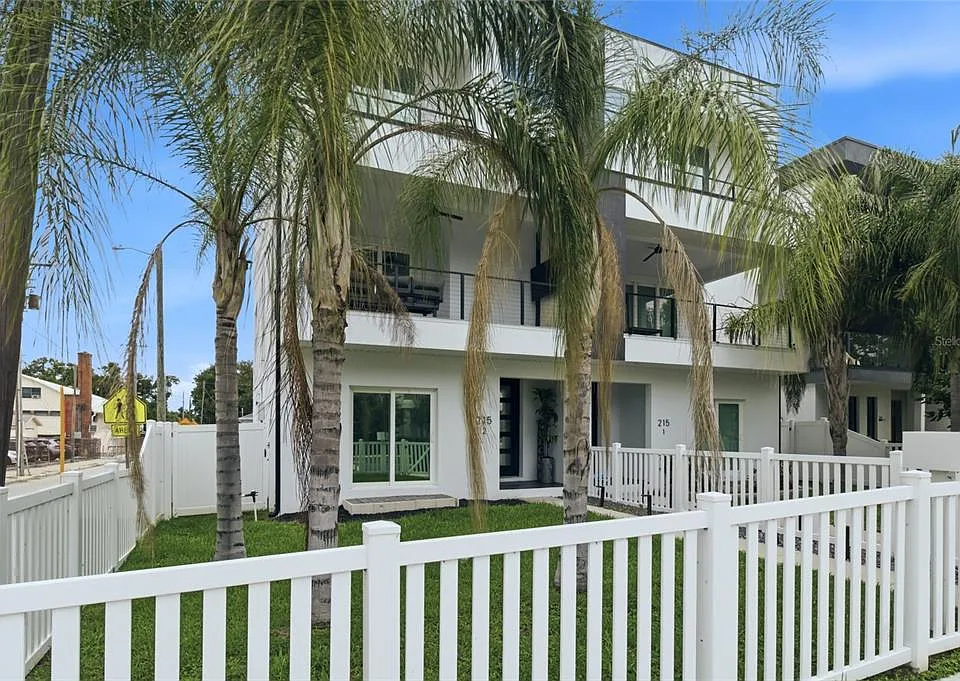 215 W Columbus Dr #2