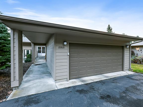 3rd image of 22821 E Clearwater Ln