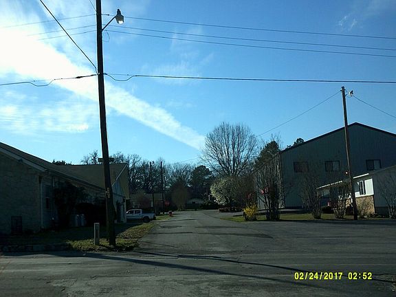 5th image of 430 Blossom Dr