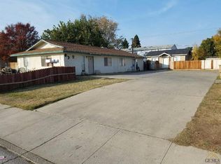218 Woodrow Ave #A, Bakersfield, CA 93308