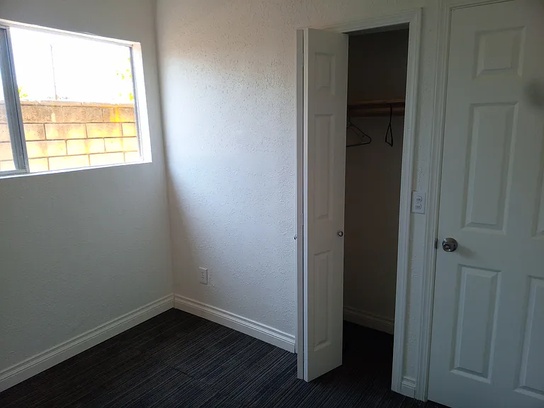 Conrad Ave — Photo 11