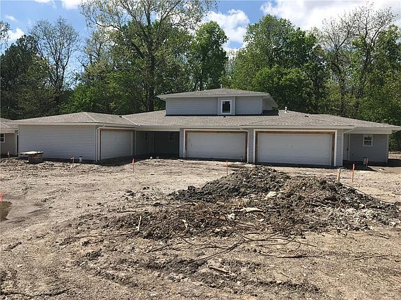 2nd image of 418 N Clayview 422 Dr