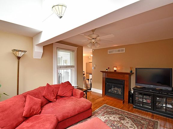 2nd image of 3587 Linwood Ave