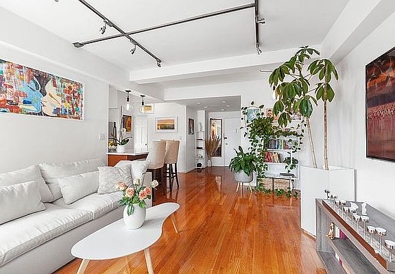 4th image of 80 Park Ave APT 20K
