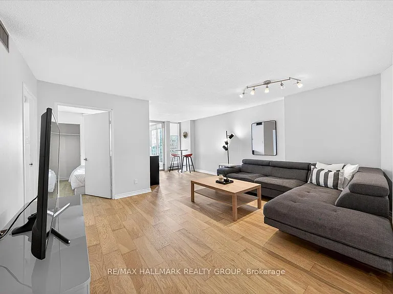 55 Centre Ave #1506 — Photo 4