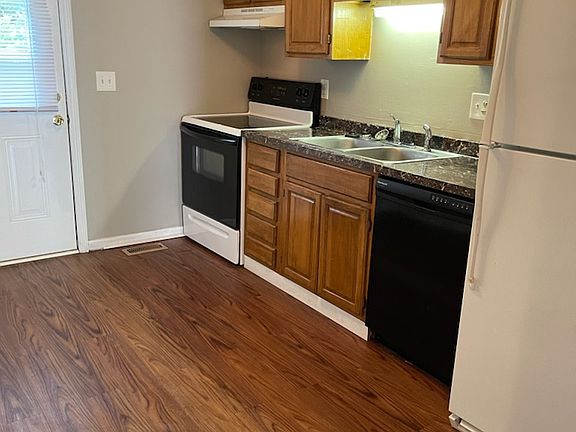 2nd image of 553 Memorial Drive Ext #Aa