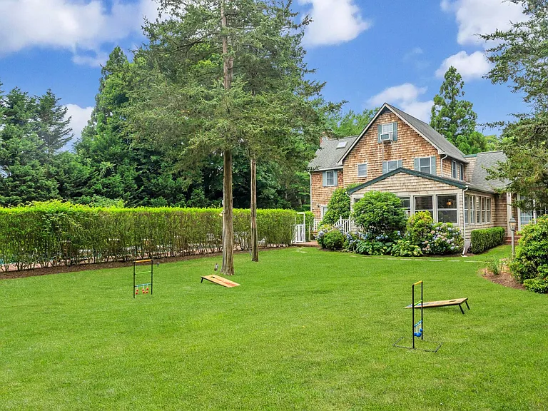 Hedge Row Ln — Photo 38