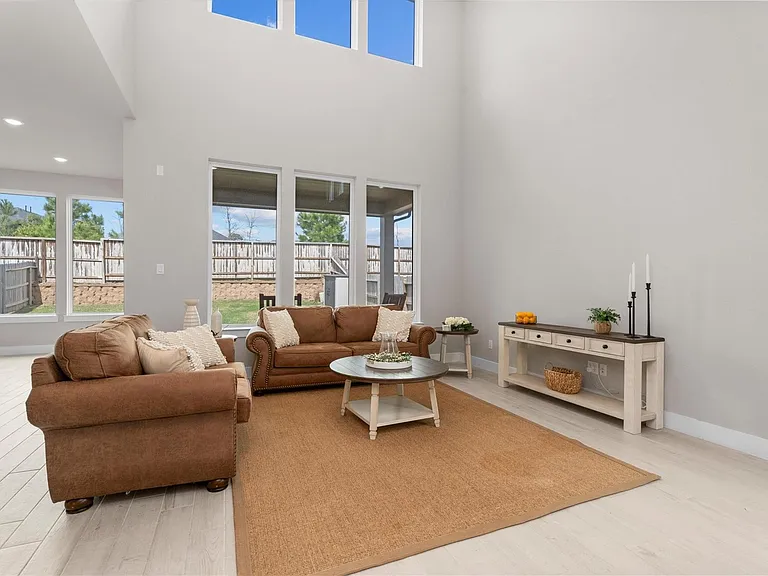 359 Mallorn Ln — Photo 12