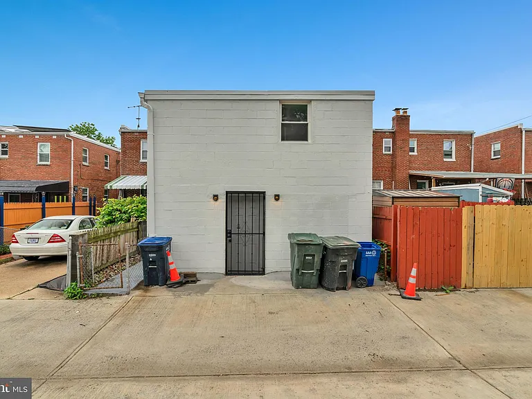 518 Oglethorpe St NE — Photo 60