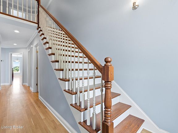 3rd image of 115 Manor Ave APT E