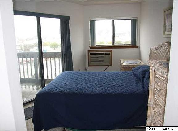 4th image of 1919 Bay Blvd APT B27