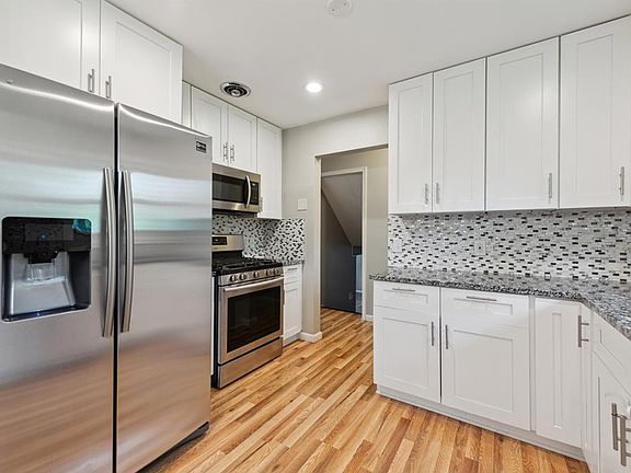5th image of 13404 Wentworth Ave