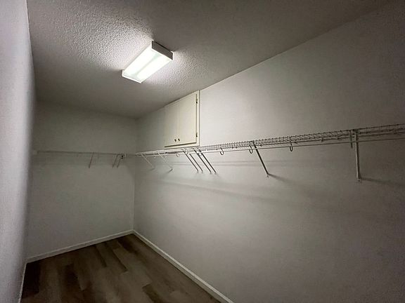 4th image of 253 Riverrun Dr