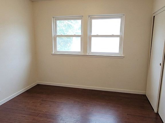 3rd image of 646 Bard Rd