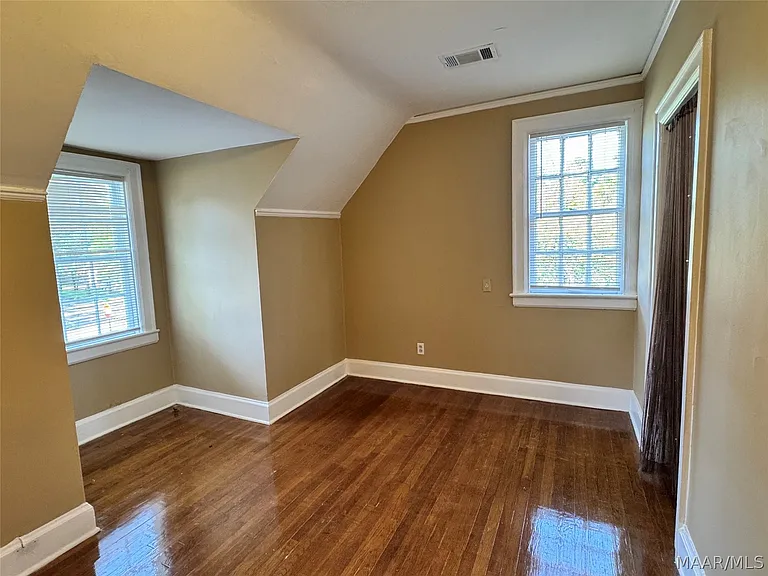 105 Arlington Rd #B — Photo 8