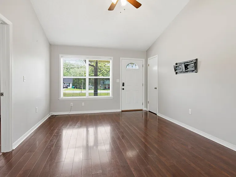 359 John King Rd — Photo 6