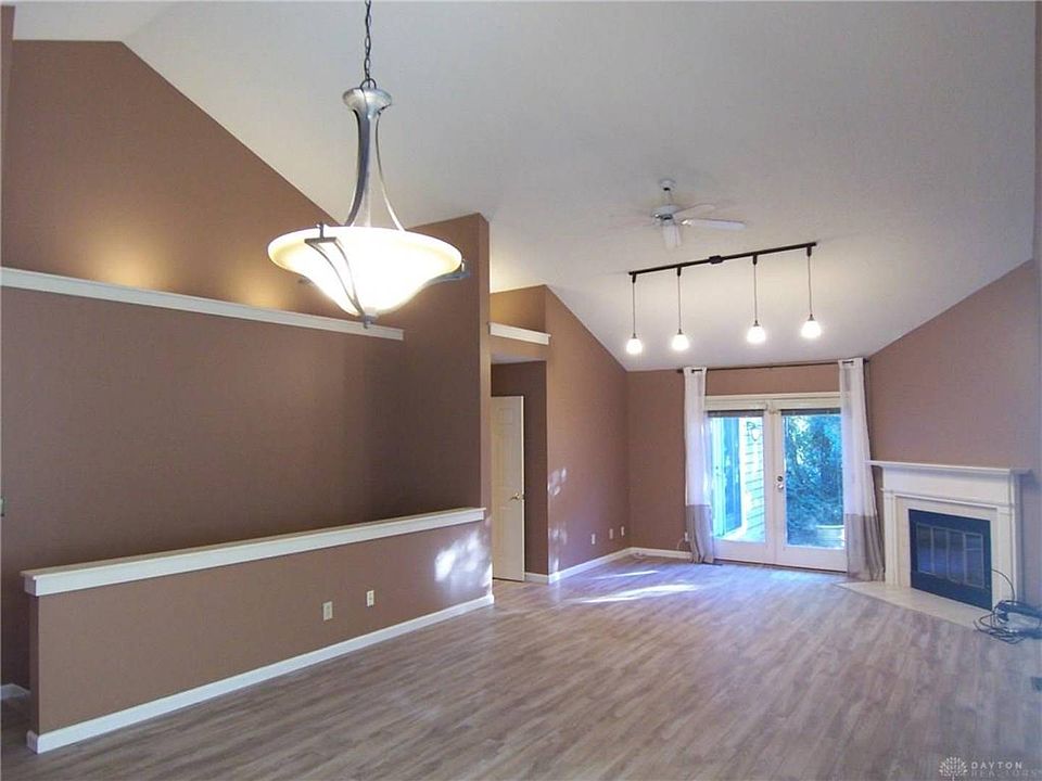 1st image of 3411 Darbyshire Dr