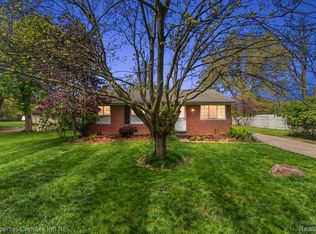 5894 Heyer St, Romulus, MI 48174