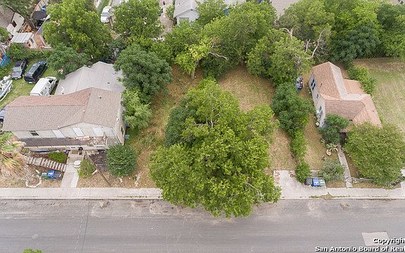 5th image of 1026 Menchaca St #1