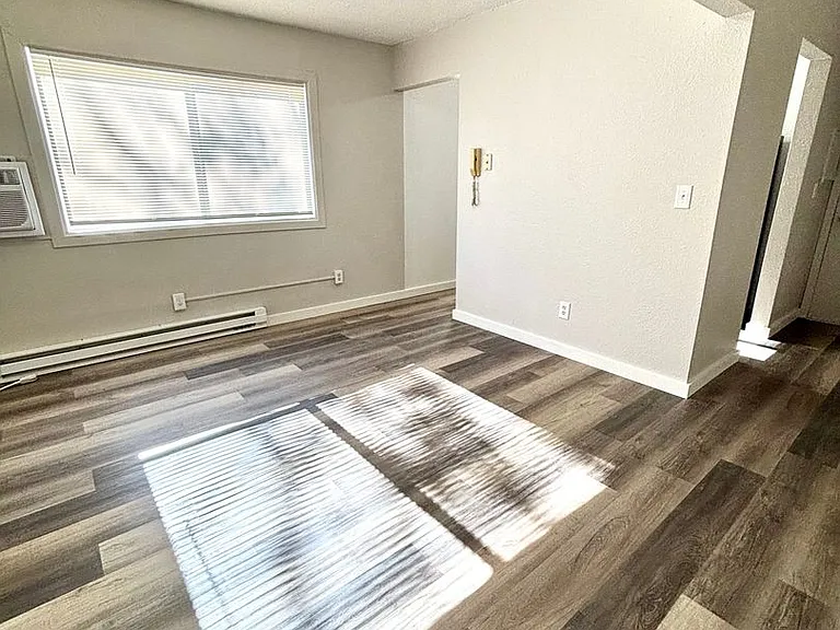 Cedar Crest Apartments — Photo 29