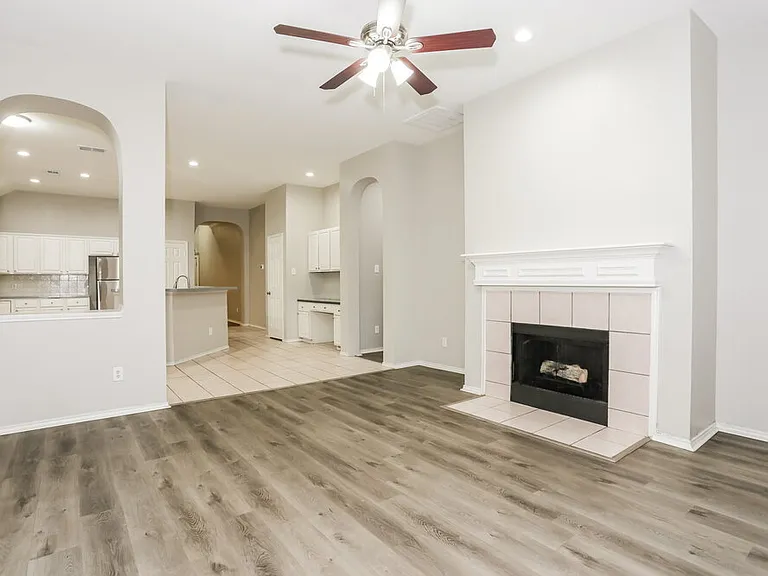 4617 Seneca Dr — Photo 5