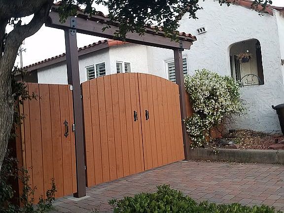 4th image of 4665 Aragon Dr
