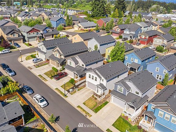 4th image of 6111 NE 57th Pl