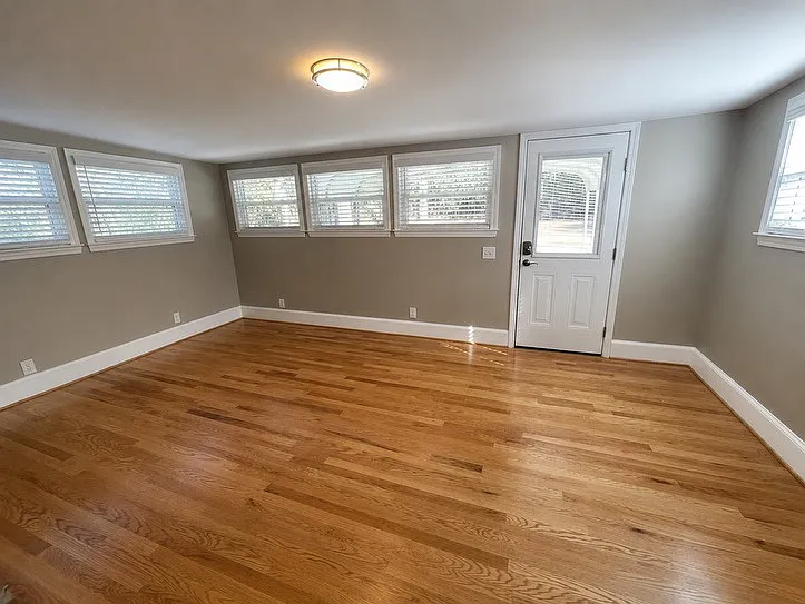 319 W Martintown Rd — Photo 10