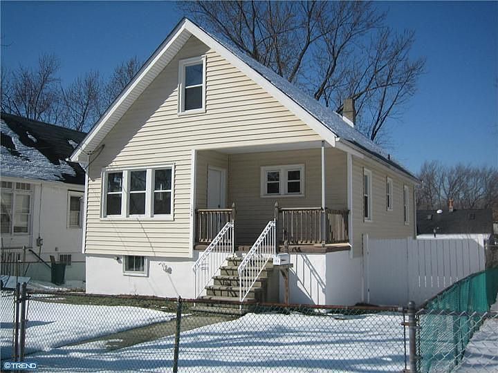 Home for Sale in SOMERDALE, NJ $139,900