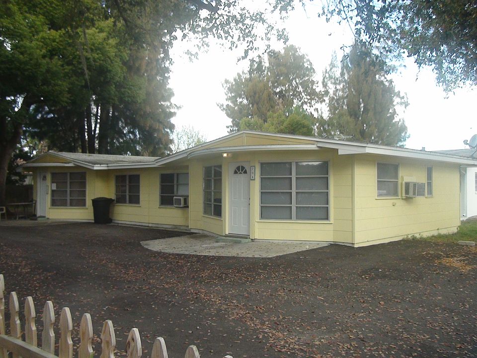 Photo showing entire duplex. Available unit (right). Tenant in back unit (left) has resided with us for several years & is very quiet & respectful. Looking for like minded tenant(s) in the front unit.